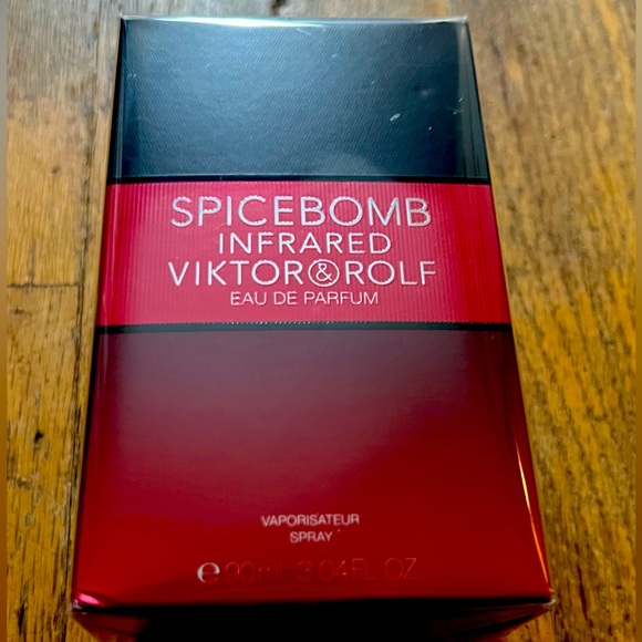 💣Spicebomb Intense Viktor & Rolf Eau De parfumé Authentic 3.04 oz - Picture 1 of 4